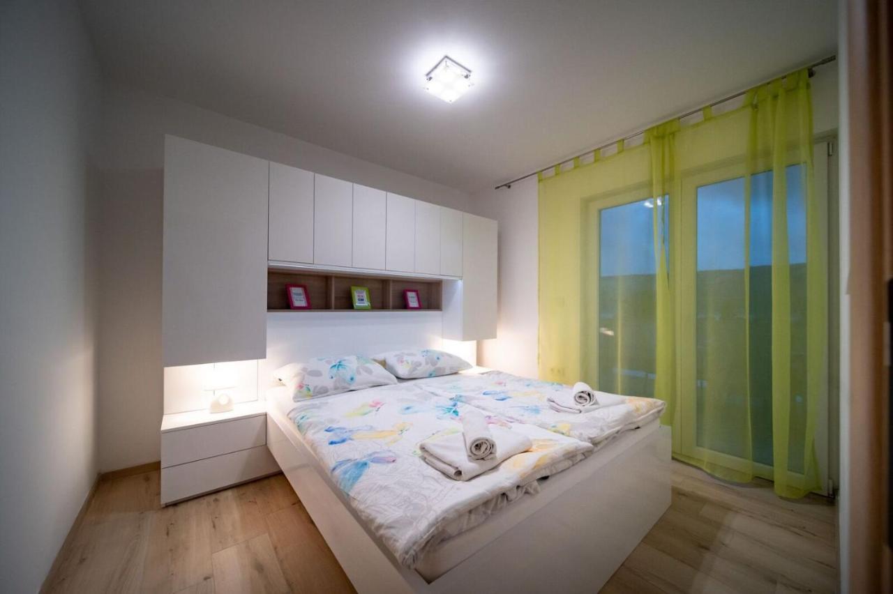 Apartments Arbis Lopar Eksteriør bilde