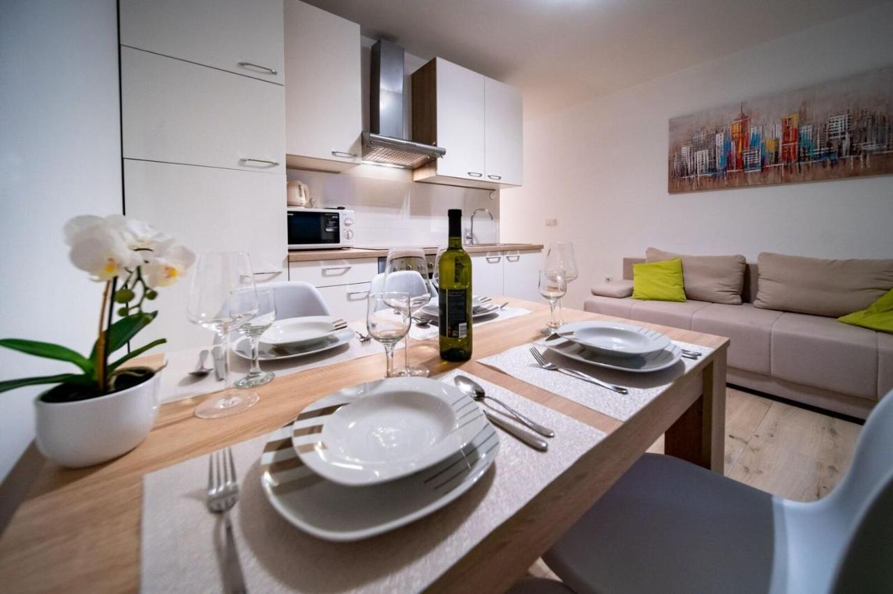 Apartments Arbis Lopar Eksteriør bilde