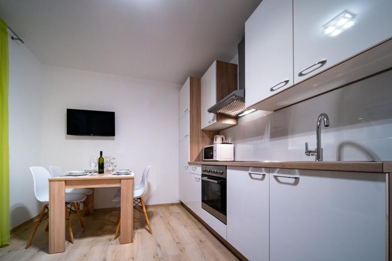 Apartments Arbis Lopar Eksteriør bilde