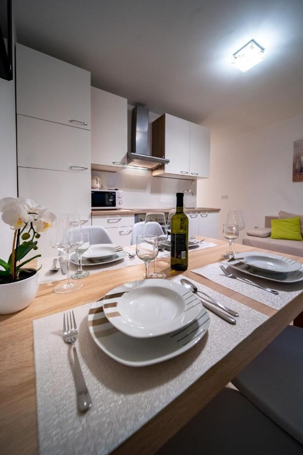 Apartments Arbis Lopar Eksteriør bilde