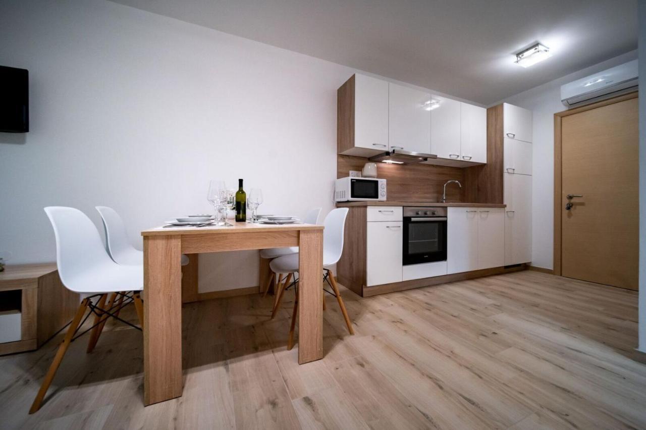 Apartments Arbis Lopar Eksteriør bilde