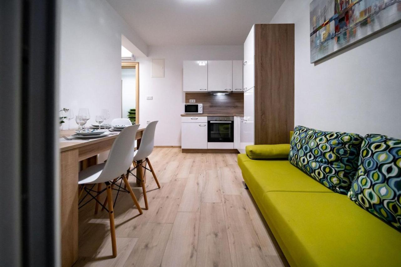 Apartments Arbis Lopar Eksteriør bilde