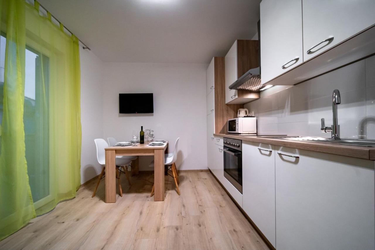 Apartments Arbis Lopar Eksteriør bilde