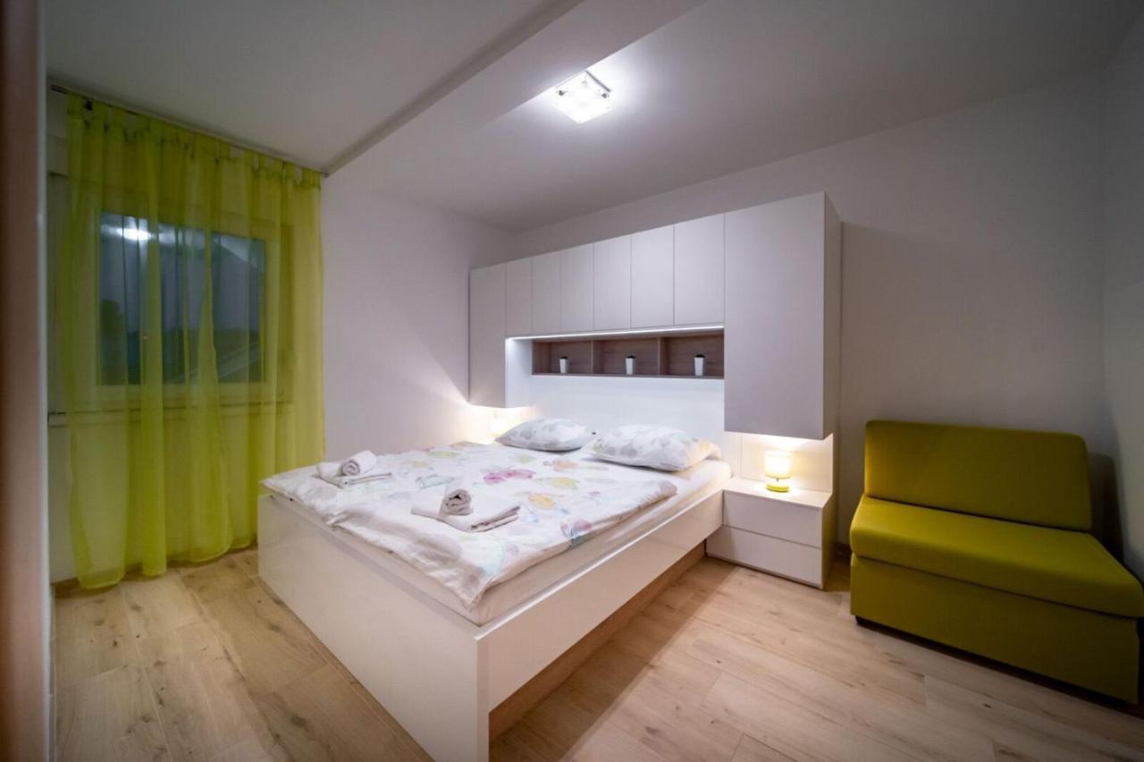Apartments Arbis Lopar Eksteriør bilde