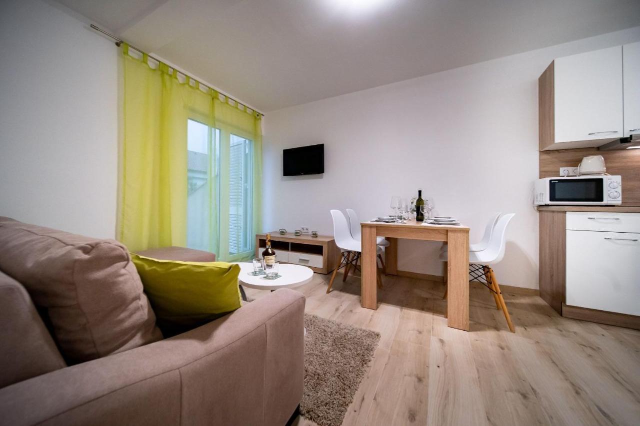 Apartments Arbis Lopar Eksteriør bilde