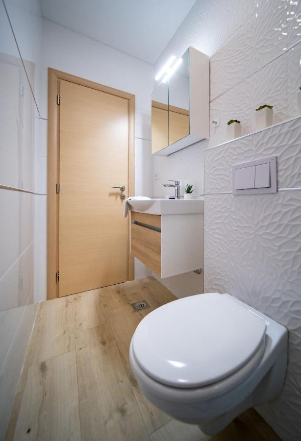 Apartments Arbis Lopar Eksteriør bilde