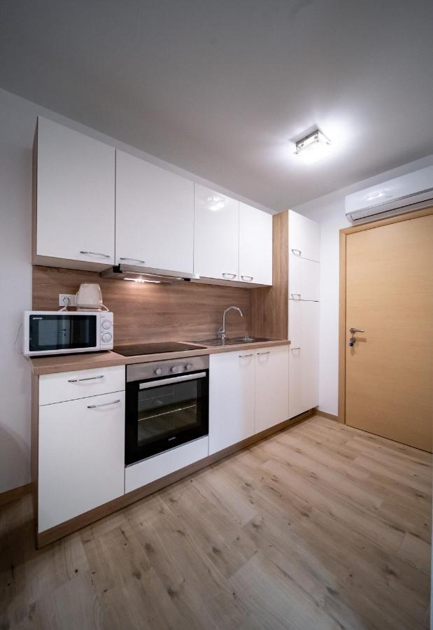 Apartments Arbis Lopar Eksteriør bilde