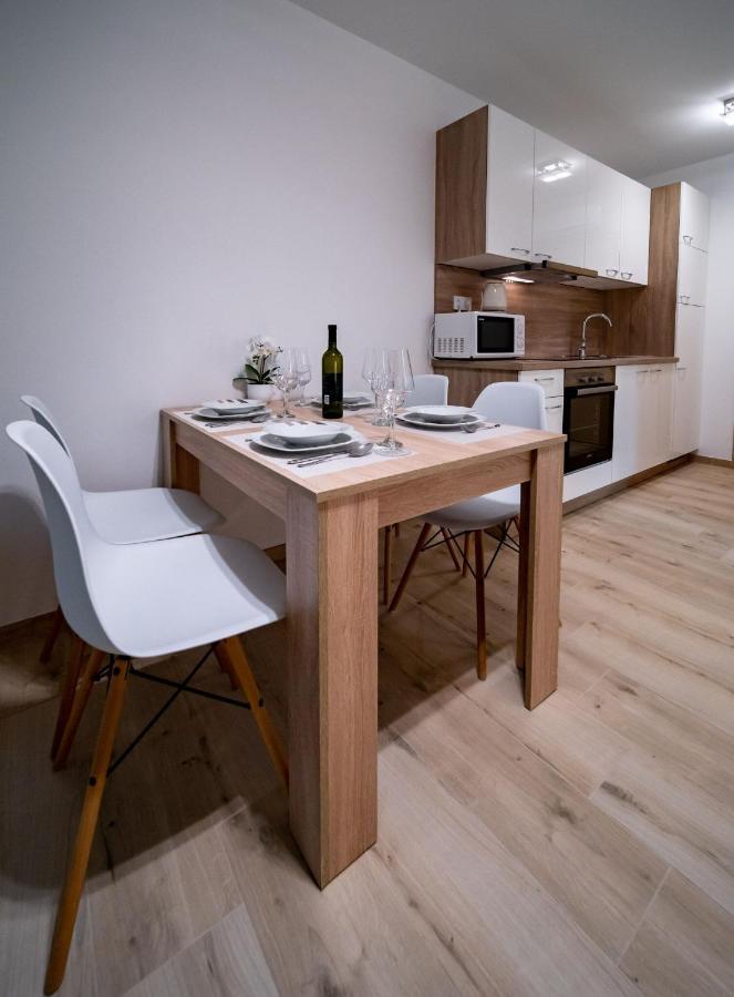 Apartments Arbis Lopar Eksteriør bilde
